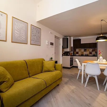 Elegante E Moderno A 100 M Dal Duomo